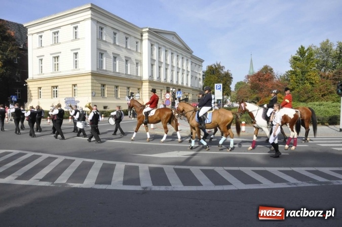 Zdjęcie w galerii na portalu naszraciborz.pl: Hubertus na Ostrogu, czyli pogoń za lisem w Huzarskiej Dolinie  wiadomości z regionu
