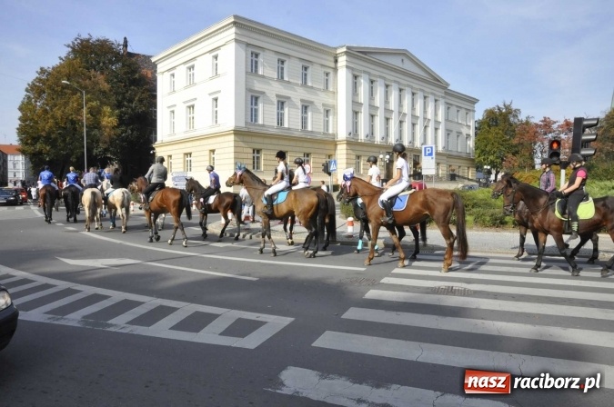 Zdjęcie w galerii na portalu naszraciborz.pl: Hubertus na Ostrogu, czyli pogoń za lisem w Huzarskiej Dolinie  wiadomości z regionu