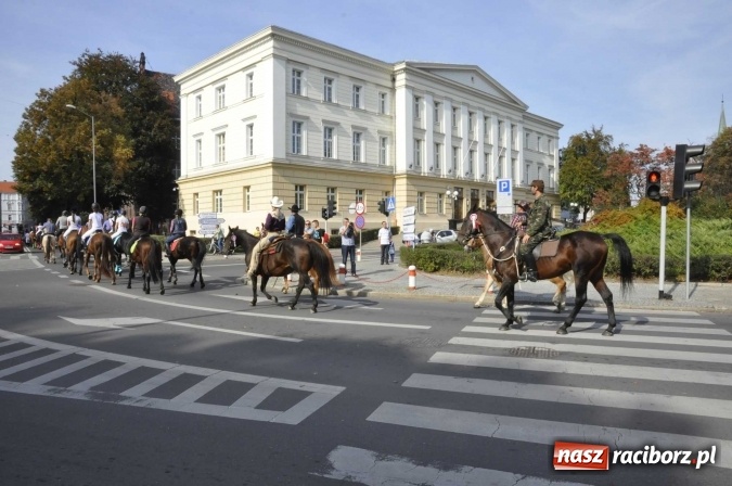 Zdjęcie w galerii na portalu naszraciborz.pl: Hubertus na Ostrogu, czyli pogoń za lisem w Huzarskiej Dolinie  wiadomości z regionu