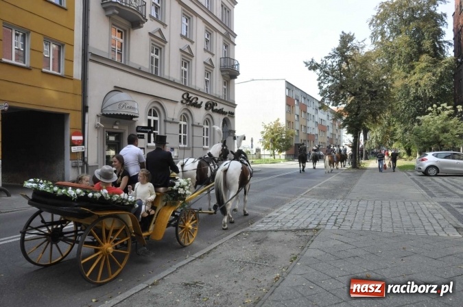 Zdjęcie w galerii na portalu naszraciborz.pl: Hubertus na Ostrogu, czyli pogoń za lisem w Huzarskiej Dolinie  wiadomości z regionu
