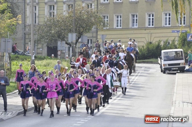 Zdjęcie w galerii na portalu naszraciborz.pl: Hubertus na Ostrogu, czyli pogoń za lisem w Huzarskiej Dolinie  wiadomości z regionu