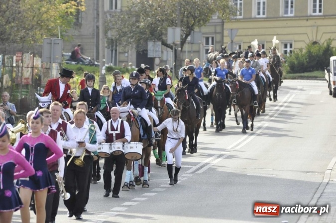 Zdjęcie w galerii na portalu naszraciborz.pl: Hubertus na Ostrogu, czyli pogoń za lisem w Huzarskiej Dolinie  wiadomości z regionu