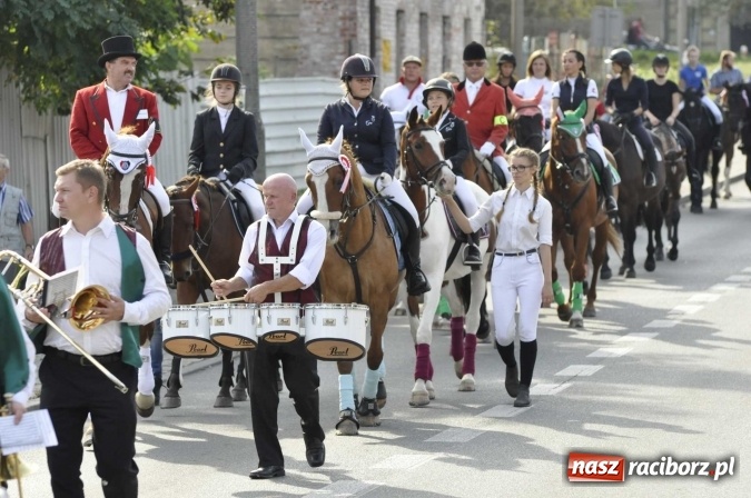 Zdjęcie w galerii na portalu naszraciborz.pl: Hubertus na Ostrogu, czyli pogoń za lisem w Huzarskiej Dolinie  wiadomości z regionu