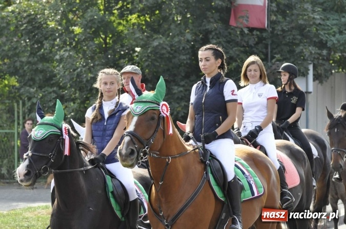 Zdjęcie w galerii na portalu naszraciborz.pl: Hubertus na Ostrogu, czyli pogoń za lisem w Huzarskiej Dolinie  wiadomości z regionu