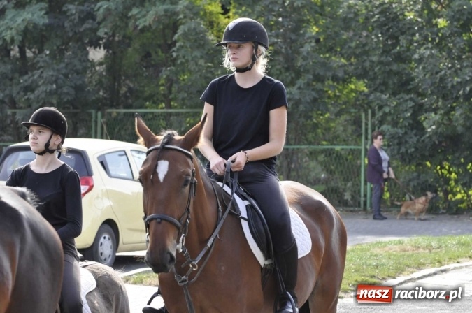 Zdjęcie w galerii na portalu naszraciborz.pl: Hubertus na Ostrogu, czyli pogoń za lisem w Huzarskiej Dolinie  wiadomości z regionu