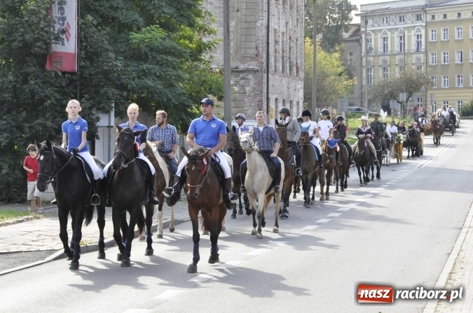 Zdjęcie w galerii na portalu naszraciborz.pl: Hubertus na Ostrogu, czyli pogoń za lisem w Huzarskiej Dolinie  wiadomości z regionu