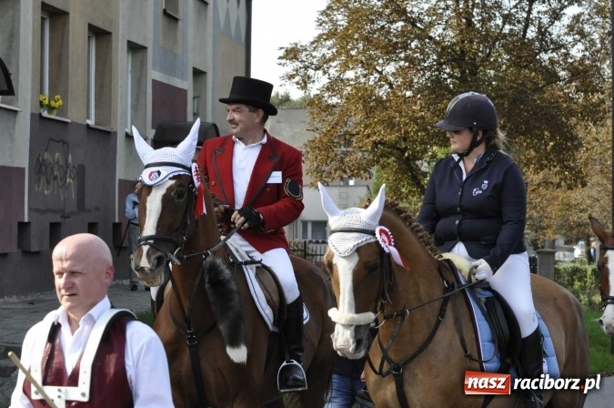 Zdjęcie w galerii na portalu naszraciborz.pl: Hubertus na Ostrogu, czyli pogoń za lisem w Huzarskiej Dolinie  wiadomości z regionu