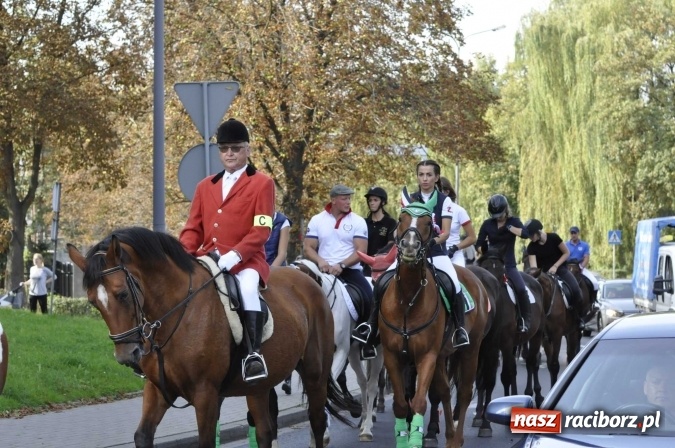 Zdjęcie w galerii na portalu naszraciborz.pl: Hubertus na Ostrogu, czyli pogoń za lisem w Huzarskiej Dolinie  wiadomości z regionu