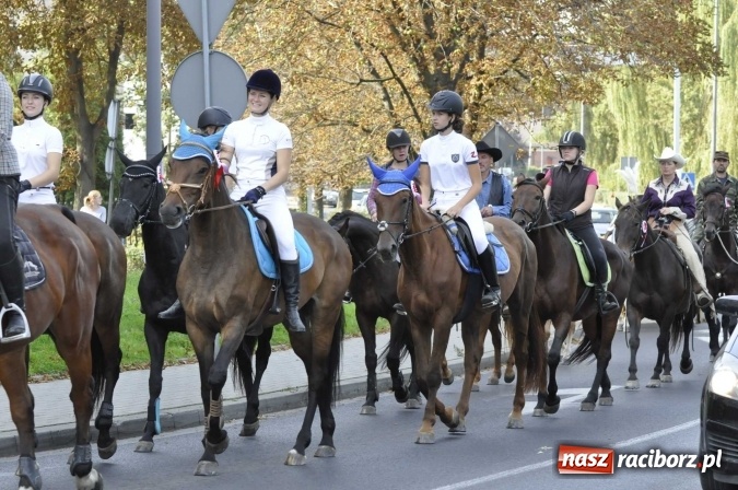 Zdjęcie w galerii na portalu naszraciborz.pl: Hubertus na Ostrogu, czyli pogoń za lisem w Huzarskiej Dolinie  wiadomości z regionu