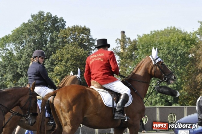 Zdjęcie w galerii na portalu naszraciborz.pl: Hubertus na Ostrogu, czyli pogoń za lisem w Huzarskiej Dolinie  wiadomości z regionu