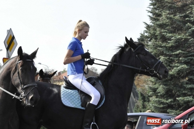 Zdjęcie w galerii na portalu naszraciborz.pl: Hubertus na Ostrogu, czyli pogoń za lisem w Huzarskiej Dolinie  wiadomości z regionu