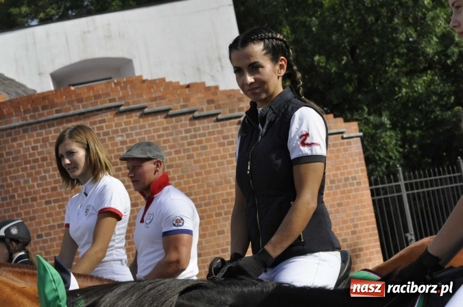 Zdjęcie w galerii na portalu naszraciborz.pl: Hubertus na Ostrogu, czyli pogoń za lisem w Huzarskiej Dolinie  wiadomości z regionu