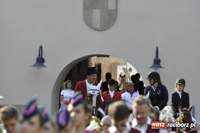 Zdjęcie w galerii na portalu naszraciborz.pl: Hubertus na Ostrogu, czyli pogoń za lisem w Huzarskiej Dolinie  wiadomości z regionu