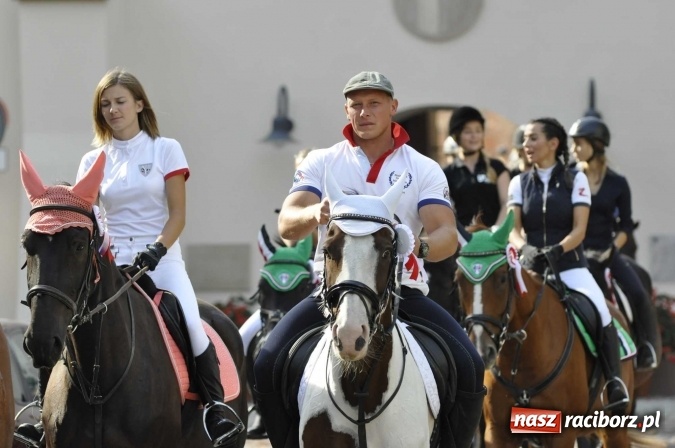 Zdjęcie w galerii na portalu naszraciborz.pl: Hubertus na Ostrogu, czyli pogoń za lisem w Huzarskiej Dolinie  wiadomości z regionu
