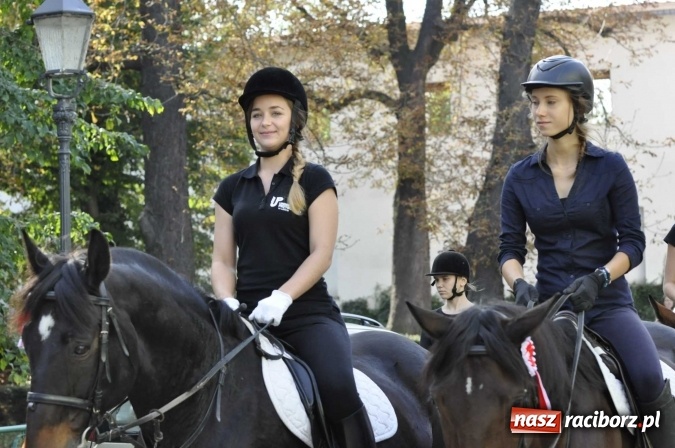 Zdjęcie w galerii na portalu naszraciborz.pl: Hubertus na Ostrogu, czyli pogoń za lisem w Huzarskiej Dolinie  wiadomości z regionu