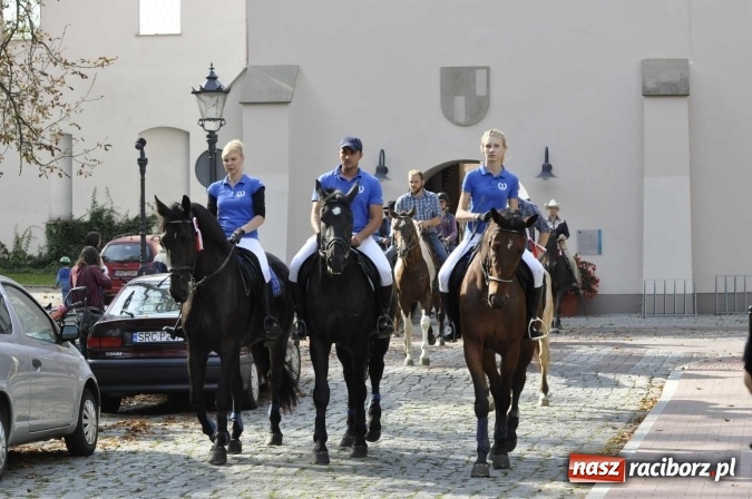 Zdjęcie w galerii na portalu naszraciborz.pl: Hubertus na Ostrogu, czyli pogoń za lisem w Huzarskiej Dolinie  wiadomości z regionu