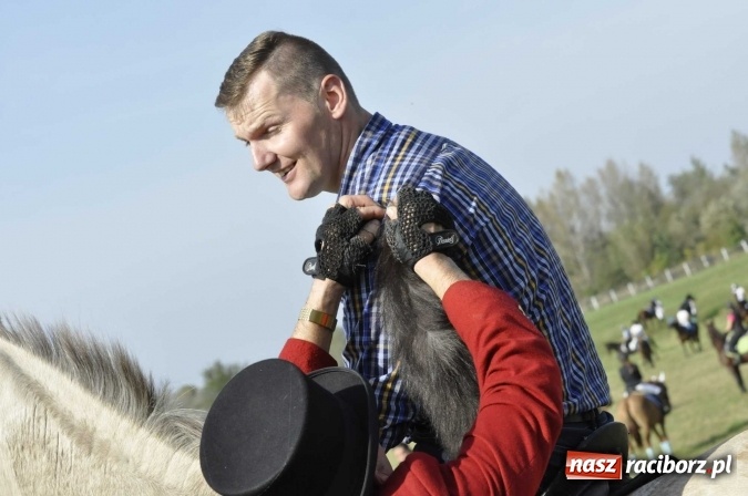 Zdjęcie w galerii na portalu naszraciborz.pl: Hubertus na Ostrogu, czyli pogoń za lisem w Huzarskiej Dolinie  wiadomości z regionu