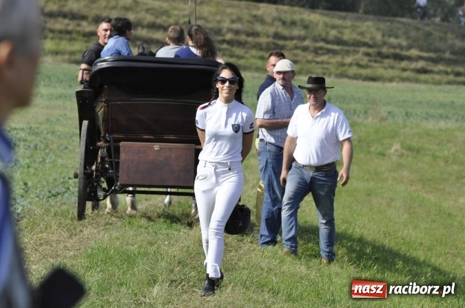 Zdjęcie w galerii na portalu naszraciborz.pl: Hubertus na Ostrogu, czyli pogoń za lisem w Huzarskiej Dolinie  wiadomości z regionu