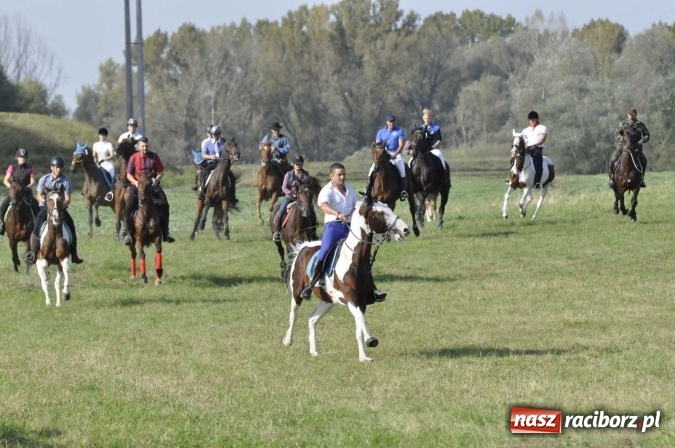 Zdjęcie w galerii na portalu naszraciborz.pl: Hubertus na Ostrogu, czyli pogoń za lisem w Huzarskiej Dolinie  wiadomości z regionu
