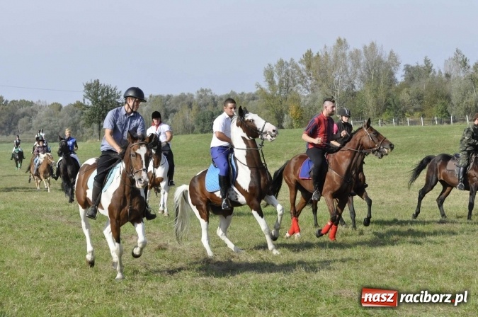 Zdjęcie w galerii na portalu naszraciborz.pl: Hubertus na Ostrogu, czyli pogoń za lisem w Huzarskiej Dolinie  wiadomości z regionu