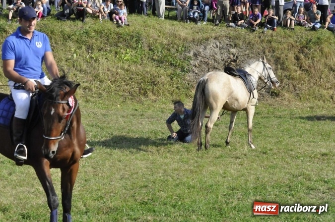 Zdjęcie w galerii na portalu naszraciborz.pl: Hubertus na Ostrogu, czyli pogoń za lisem w Huzarskiej Dolinie  wiadomości z regionu