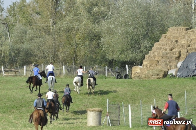 Zdjęcie w galerii na portalu naszraciborz.pl: Hubertus na Ostrogu, czyli pogoń za lisem w Huzarskiej Dolinie  wiadomości z regionu