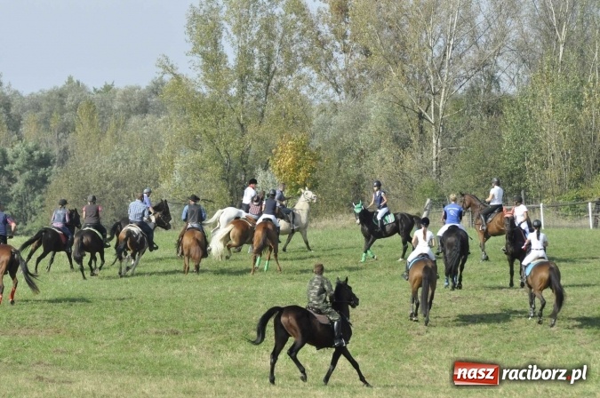 Zdjęcie w galerii na portalu naszraciborz.pl: Hubertus na Ostrogu, czyli pogoń za lisem w Huzarskiej Dolinie  wiadomości z regionu