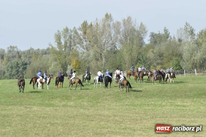 Zdjęcie w galerii na portalu naszraciborz.pl: Hubertus na Ostrogu, czyli pogoń za lisem w Huzarskiej Dolinie  wiadomości z regionu
