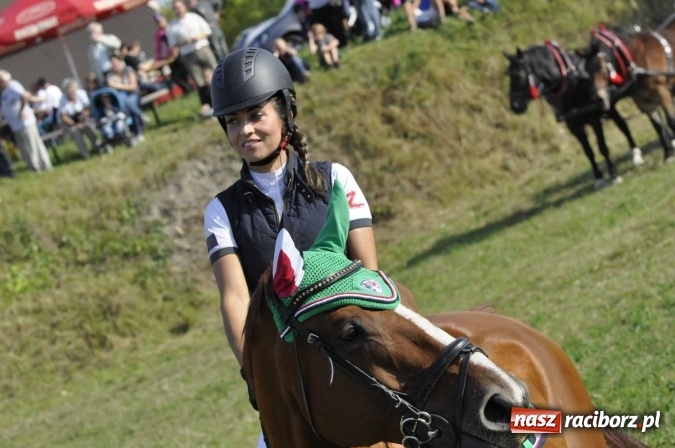 Zdjęcie w galerii na portalu naszraciborz.pl: Hubertus na Ostrogu, czyli pogoń za lisem w Huzarskiej Dolinie  wiadomości z regionu