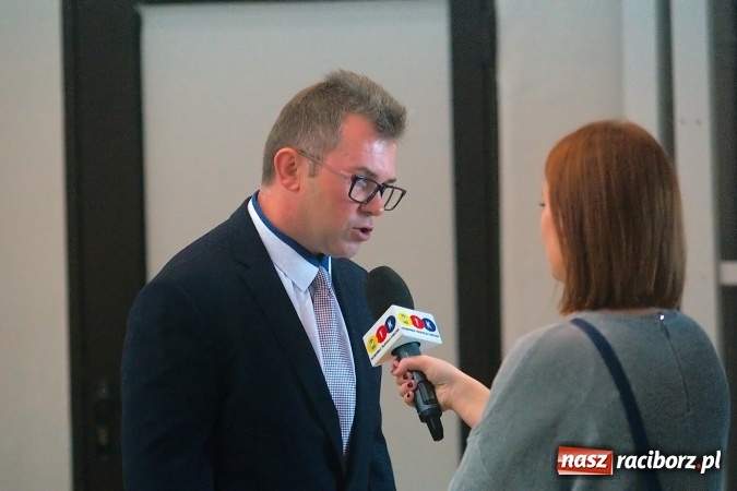 Zdjęcie w galerii na portalu naszraciborz.pl: Narodowy Dzień Sportu. W raciborskim MOS-ie oddano wyremontowaną salę wiadomości z regionu