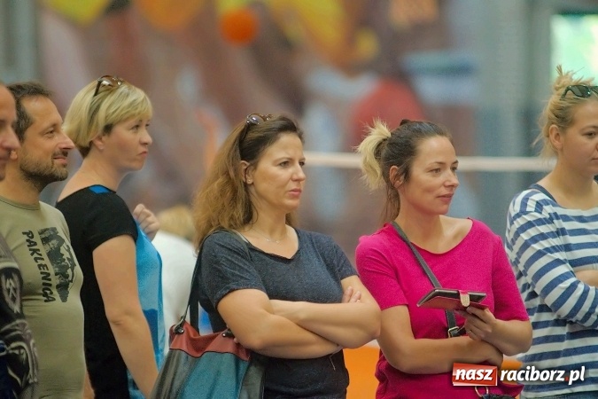 Zdjęcie w galerii na portalu naszraciborz.pl: Streetball, zapasy i badminton, czyli Piknik z Olimpijczykami w hali ZSOMS wiadomości z regionu