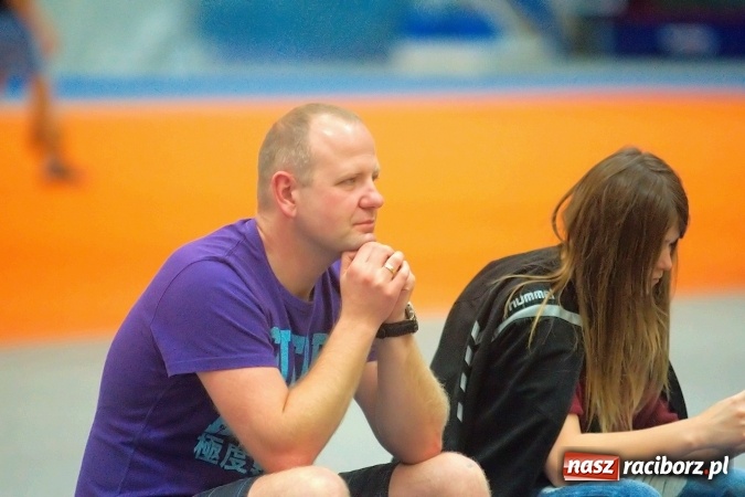 Zdjęcie w galerii na portalu naszraciborz.pl: Streetball, zapasy i badminton, czyli Piknik z Olimpijczykami w hali ZSOMS wiadomości z regionu