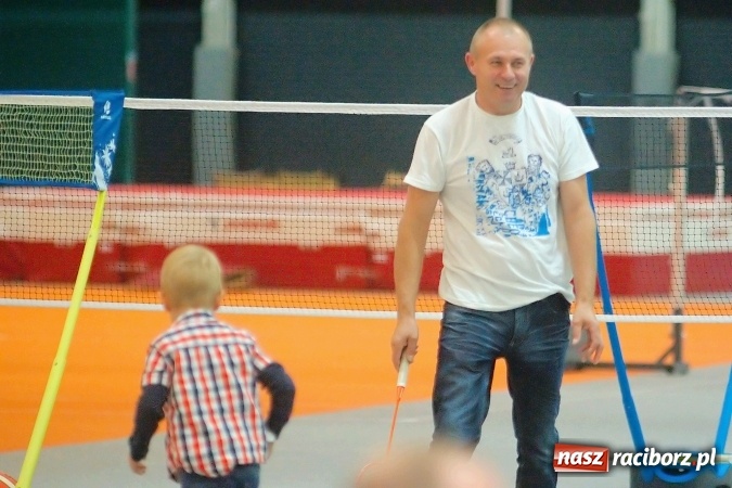 Zdjęcie w galerii na portalu naszraciborz.pl: Streetball, zapasy i badminton, czyli Piknik z Olimpijczykami w hali ZSOMS wiadomości z regionu