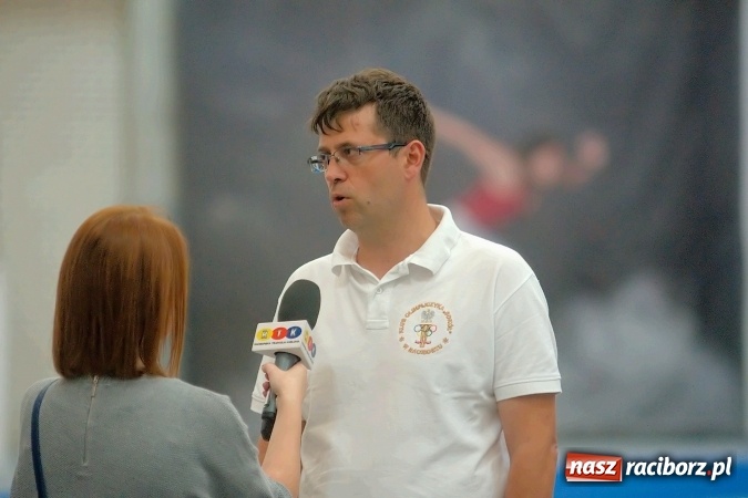 Zdjęcie w galerii na portalu naszraciborz.pl: Streetball, zapasy i badminton, czyli Piknik z Olimpijczykami w hali ZSOMS wiadomości z regionu