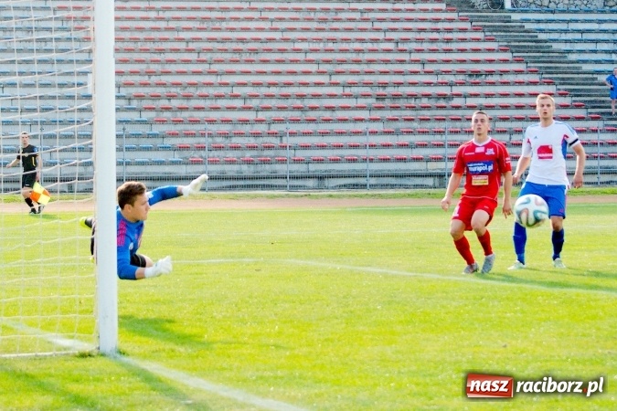Zdjęcie w galerii na portalu naszraciborz.pl: IV liga: Unici tłem dla rezerw Podbeskidzia wiadomości z regionu