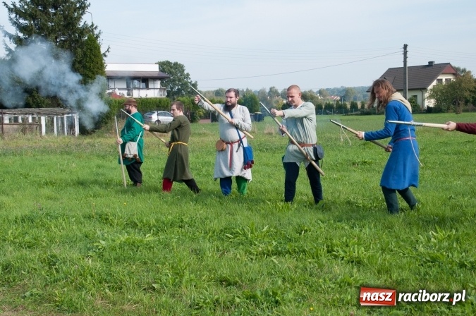 Zdjęcie w galerii na portalu naszraciborz.pl: Bawimy się historią... Grupa Rekonstrukcji Historycznej Armati świętowała mały jubileusz wiadomości z regionu