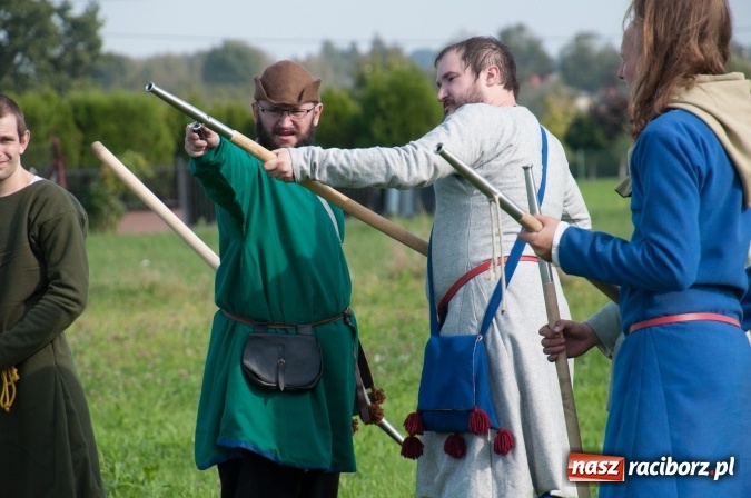 Zdjęcie w galerii na portalu naszraciborz.pl: Bawimy się historią... Grupa Rekonstrukcji Historycznej Armati świętowała mały jubileusz wiadomości z regionu