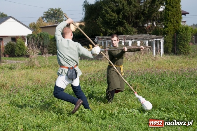 Zdjęcie w galerii na portalu naszraciborz.pl: Bawimy się historią... Grupa Rekonstrukcji Historycznej Armati świętowała mały jubileusz wiadomości z regionu