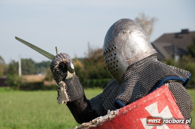 Zdjęcie w galerii na portalu naszraciborz.pl: Bawimy się historią... Grupa Rekonstrukcji Historycznej Armati świętowała mały jubileusz wiadomości z regionu
