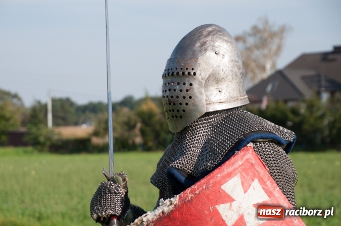 Zdjęcie w galerii na portalu naszraciborz.pl: Bawimy się historią... Grupa Rekonstrukcji Historycznej Armati świętowała mały jubileusz wiadomości z regionu