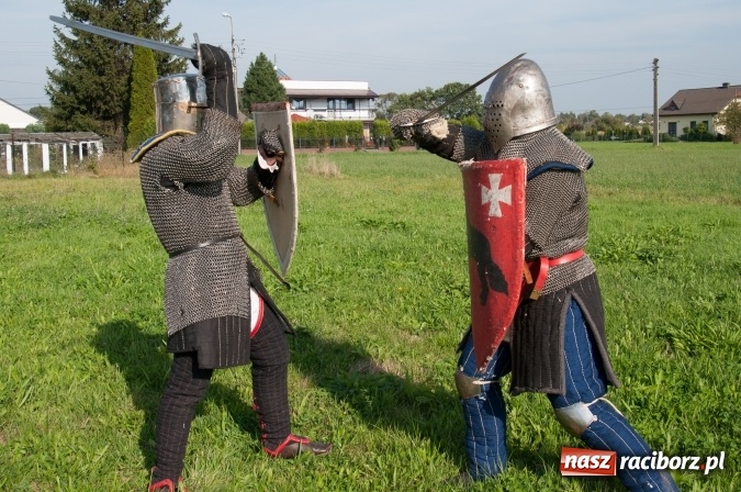 Zdjęcie w galerii na portalu naszraciborz.pl: Bawimy się historią... Grupa Rekonstrukcji Historycznej Armati świętowała mały jubileusz wiadomości z regionu