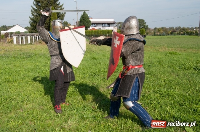 Zdjęcie w galerii na portalu naszraciborz.pl: Bawimy się historią... Grupa Rekonstrukcji Historycznej Armati świętowała mały jubileusz wiadomości z regionu