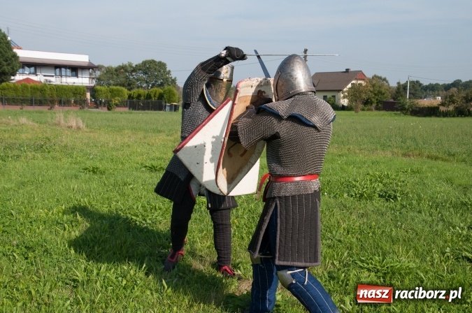 Zdjęcie w galerii na portalu naszraciborz.pl: Bawimy się historią... Grupa Rekonstrukcji Historycznej Armati świętowała mały jubileusz wiadomości z regionu