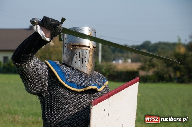 Zdjęcie w galerii na portalu naszraciborz.pl: Bawimy się historią... Grupa Rekonstrukcji Historycznej Armati świętowała mały jubileusz wiadomości z regionu