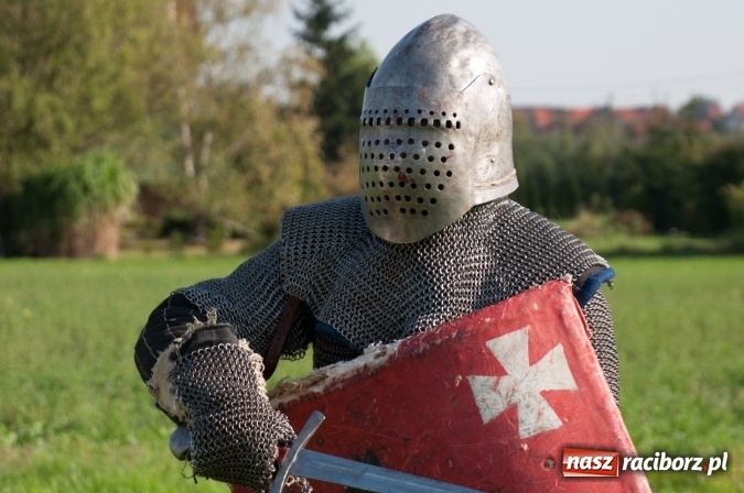 Zdjęcie w galerii na portalu naszraciborz.pl: Bawimy się historią... Grupa Rekonstrukcji Historycznej Armati świętowała mały jubileusz wiadomości z regionu