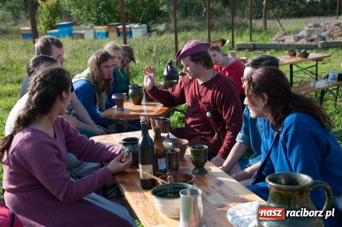 Zdjęcie w galerii na portalu naszraciborz.pl: Bawimy się historią... Grupa Rekonstrukcji Historycznej Armati świętowała mały jubileusz wiadomości z regionu