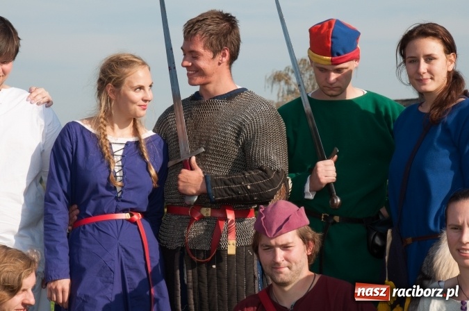 Zdjęcie w galerii na portalu naszraciborz.pl: Bawimy się historią... Grupa Rekonstrukcji Historycznej Armati świętowała mały jubileusz wiadomości z regionu