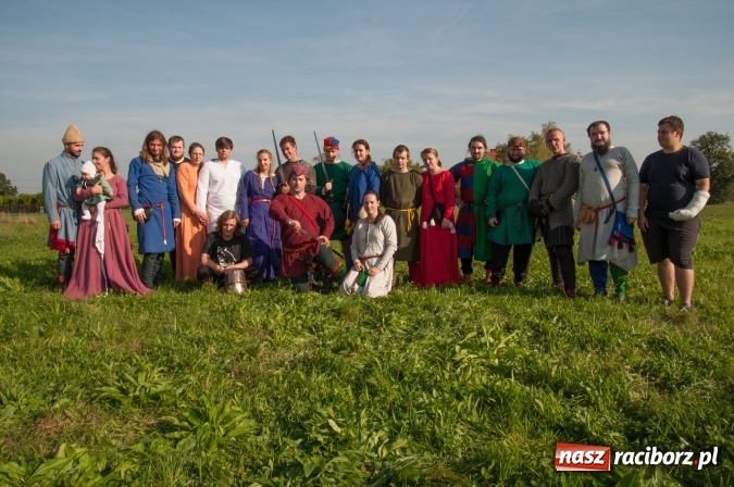 Zdjęcie w galerii na portalu naszraciborz.pl: Bawimy się historią... Grupa Rekonstrukcji Historycznej Armati świętowała mały jubileusz wiadomości z regionu