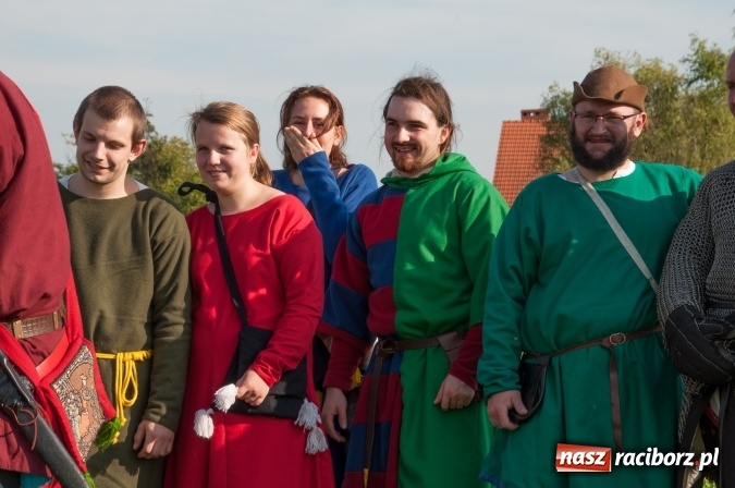 Zdjęcie w galerii na portalu naszraciborz.pl: Bawimy się historią... Grupa Rekonstrukcji Historycznej Armati świętowała mały jubileusz wiadomości z regionu