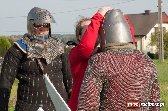 Zdjęcie w galerii na portalu naszraciborz.pl: Bawimy się historią... Grupa Rekonstrukcji Historycznej Armati świętowała mały jubileusz wiadomości z regionu